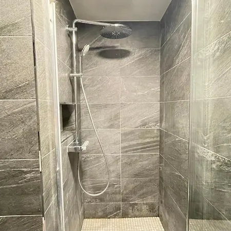 Cosy Pour 4 *